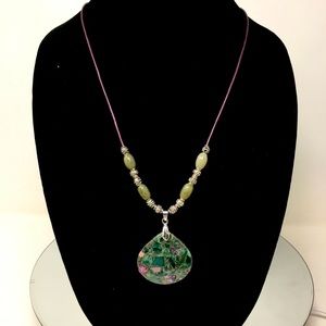 (Video) Temptation” Green Jasper Agate Pendant Necklace